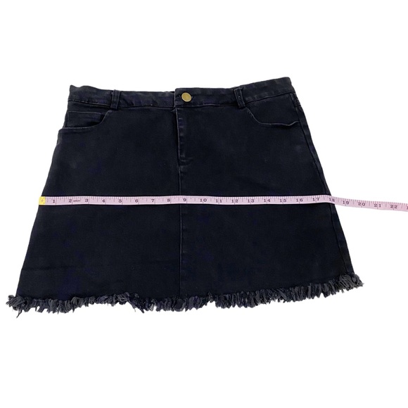 Sadie & Sage Black Denim Mini Jean Skirt, Size Medium - Picture 3 of 8